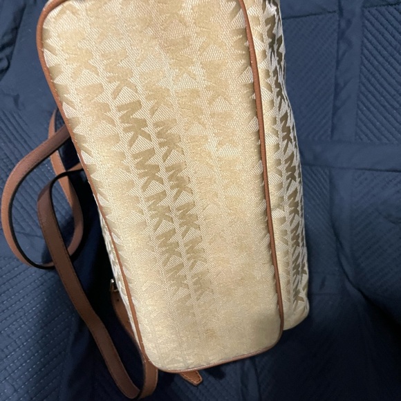 MK BACK PACK 😍 - Picture 6 of 15